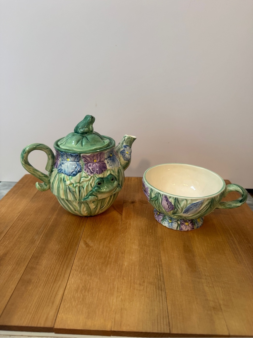 Jeanette Adams Silvestri Frog Tea For One Teapot Cup Set